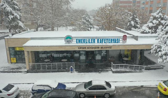 Emekliler Kafeteryası Büyük İlgi Görüyor