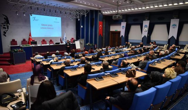 Büyükşehir'den muhtarlara eğitim semineri
