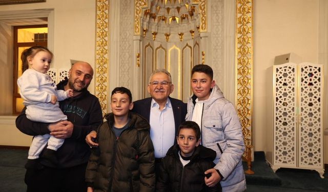 Başkan Büyükkılıç, Ramazan’ın ilk gününde hemşehrileri ile buluştu