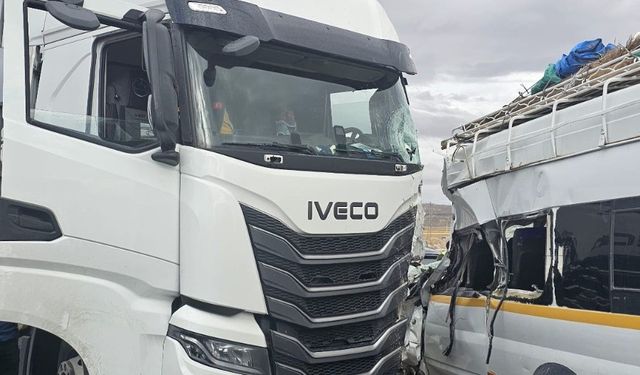 Ürgüp-Kayseri Yolunda Kaza: 9 Yaralı