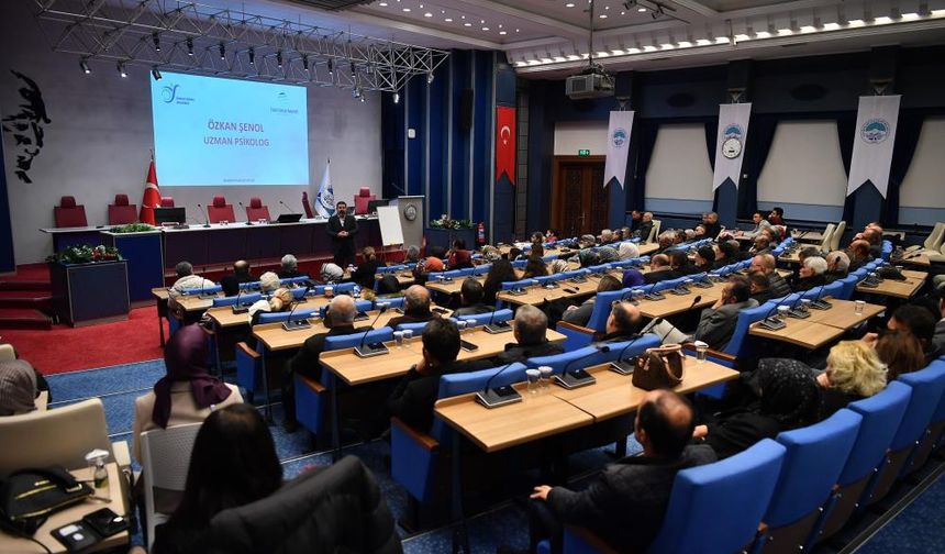 Büyükşehir'den muhtarlara eğitim semineri