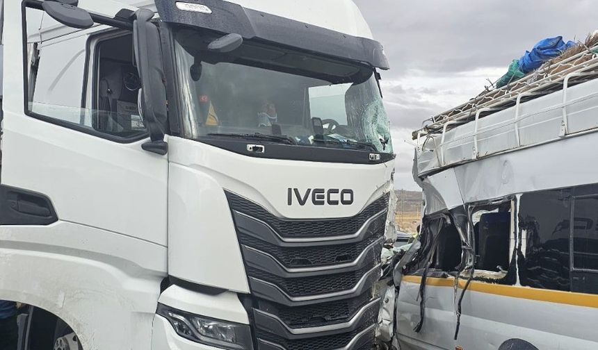 Ürgüp-Kayseri Yolunda Kaza: 9 Yaralı