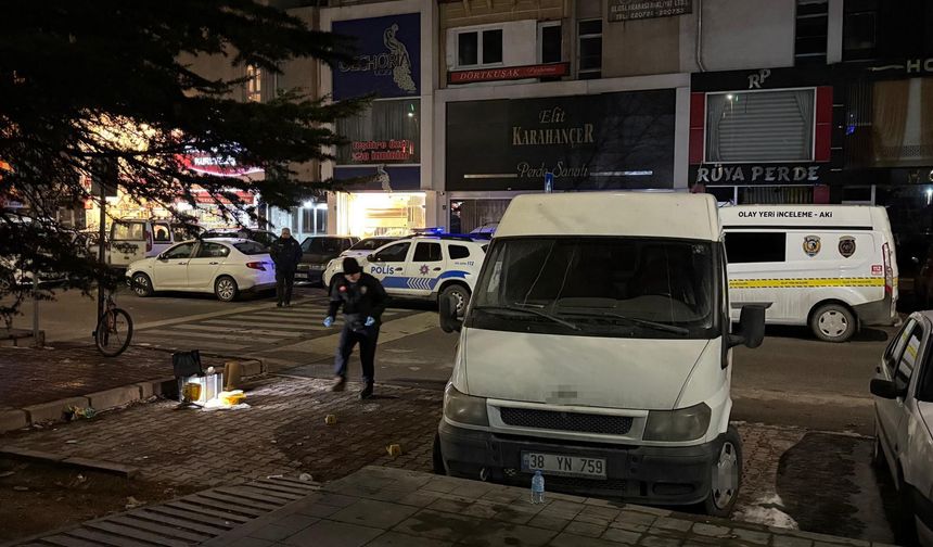 Kayseri'de Yabancı Uyruklu Şahıstan Kıyafet Tartışması Kanlı Bitti: 3 Kardeş Yaralandı