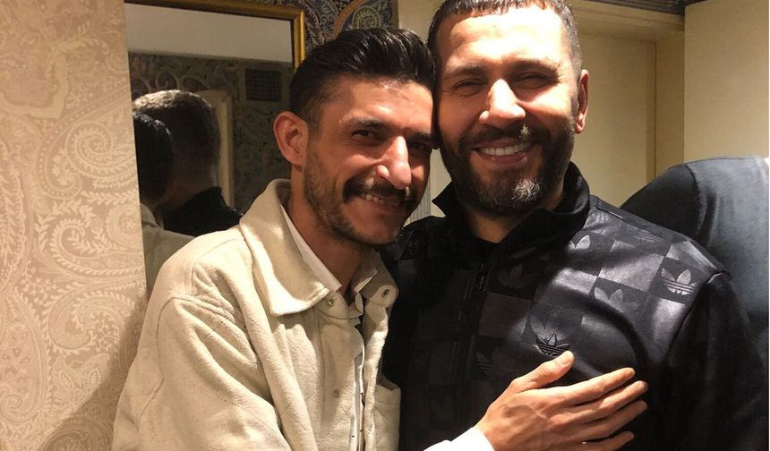 Özgür Alter ile birlikte sahne alan Kemal Ünlü’nün performansı izleyicilerden tam not aldı